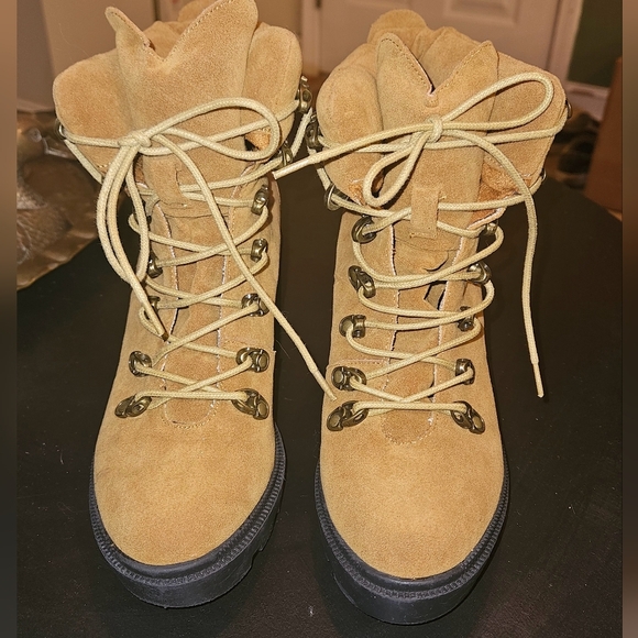 BEAST FASHION Tan platform chunky lace up work boots. Size 7 - Picture 2 of 11